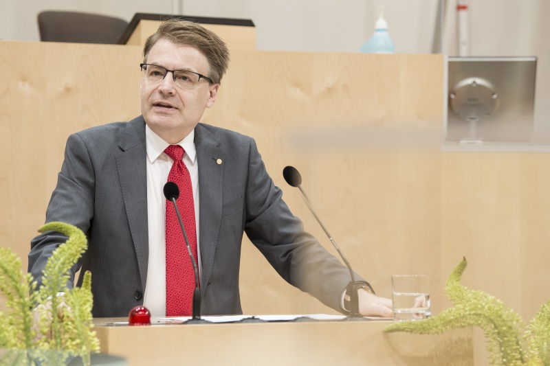 Am Rednerpult: Präsident des International Ombudsman Institute Chris Field