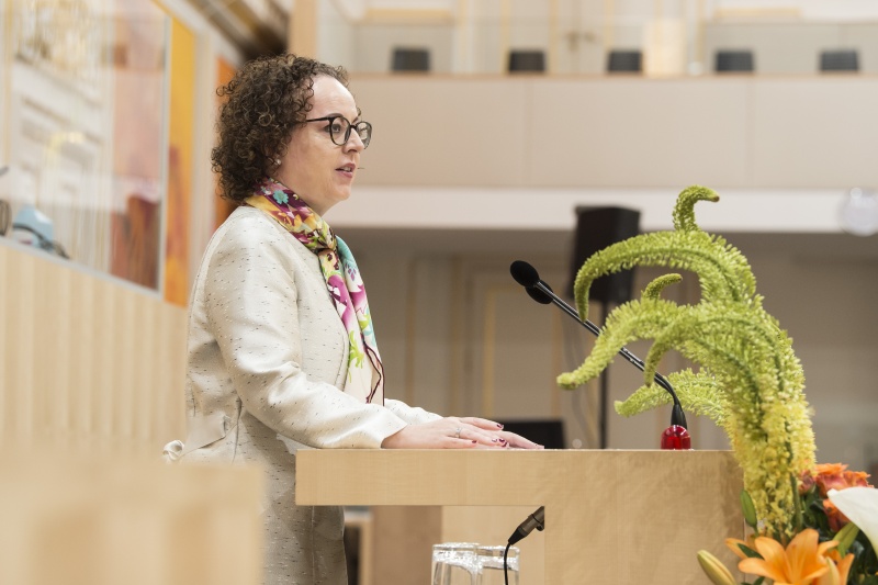 Am Rednerpult: Bundesratspräsidentin Christine Schwarz-Fuchs (ÖVP)