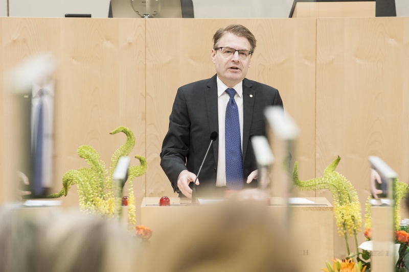 Am Rednerpult: Präsident des International Ombudsman Institute Chris Field
