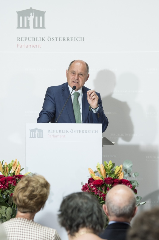 Am Rednerpult: Nationalratspräsident Wolfgang Sobotka (ÖVP)