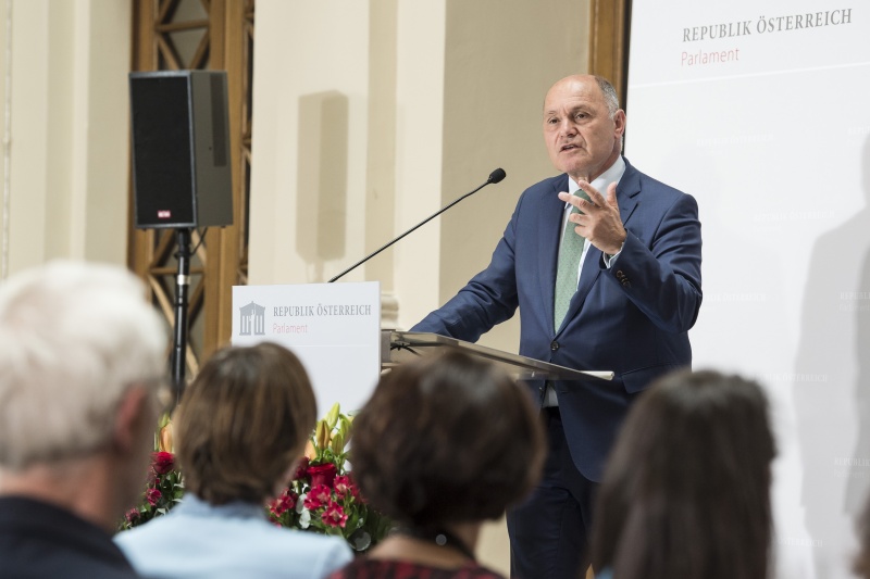 Am Rednerpult: Nationalratspräsident Wolfgang Sobotka (ÖVP)