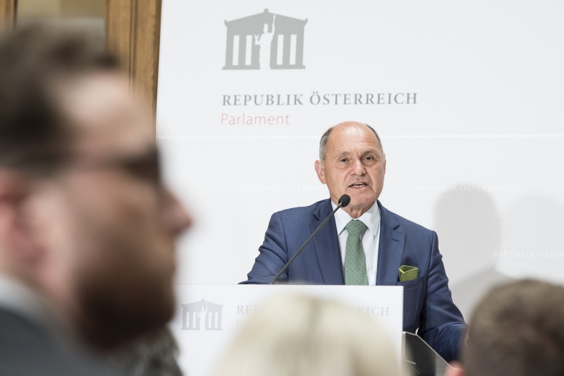 Am Rednerpult: Nationalratspräsident Wolfgang Sobotka (ÖVP)