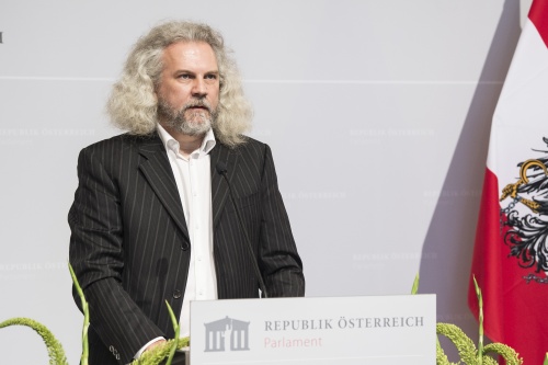 Am Rednerpult: Nationalratsabgeordneter Martin Litschauer (GRÜNE)