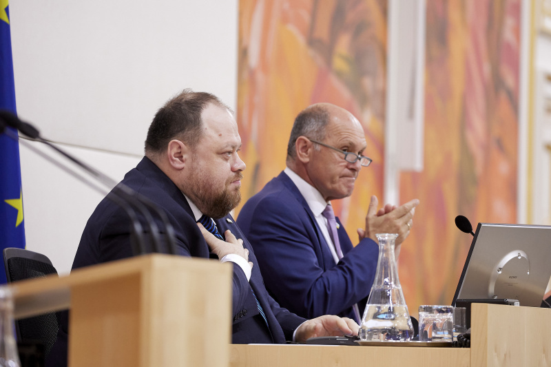 Von rechts: Nationalratspräsident Wolfgang Sobotka (ÖVP), Parlamentspräsident der Ukraine Ruslan Stefantschuk