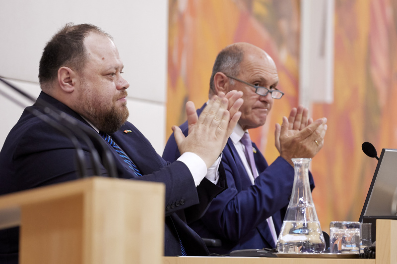 Von rechts: Nationalratspräsident Wolfgang Sobotka (ÖVP), Parlamentspräsident der Ukraine Ruslan Stefantschuk