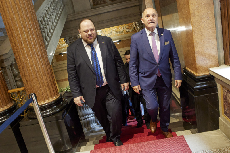 Von rechts: Nationalratspräsident Wolfgang Sobotka (ÖVP), Parlamentspräsident der Ukraine Ruslan Stefantschuk