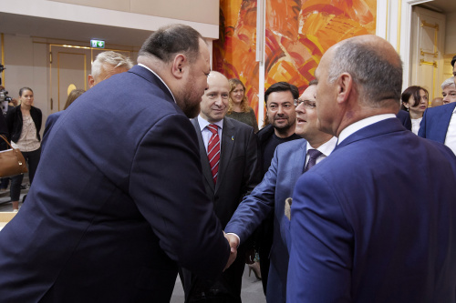 Von links: Parlamentspräsident der Ukraine Ruslan Stefantschuk, Klubobmann August Wöginger (ÖVP), Nationalratspräsident Wolfgang Sobotka (ÖVP)