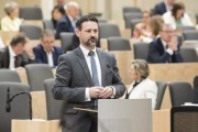 Am Rednerpult: Nationalratsabgeordneter Friedrich Ofenauer (ÖVP)