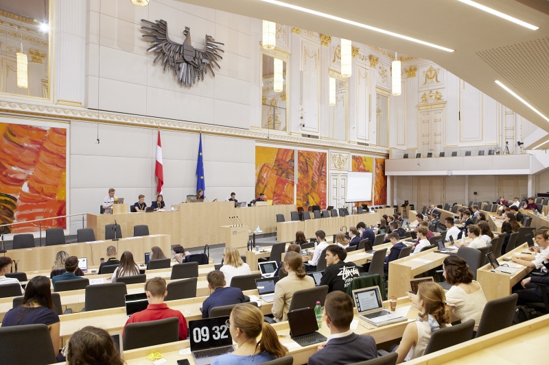 Bundesschulsprecherin Susanna Öllinger am Präsidium