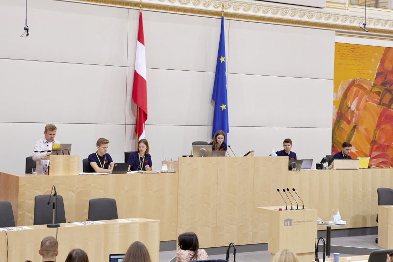 Bundesschulsprecherin Susanna Öllinger am Präsidium