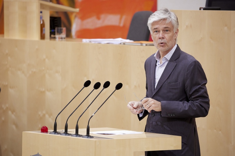 Einleitende Worte von Parlamentsdirektor Harald Dossi