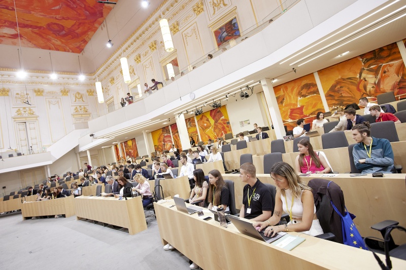 Blick auf die Delegierten