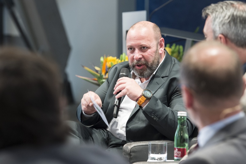 Am Podium: Vorstandsdirektor Mobilität und Freizeit der Holding Graz Mark Perz