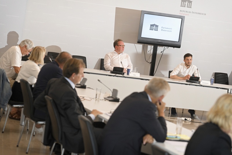 Diskussionsrunde im Dachfoyer