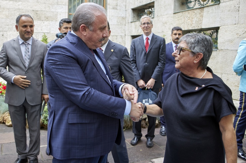 Von links: Parlamentspräsident der Großen Nationalversammlung der Türkei Mustafa Şentop, Nationalratsabgeordnete Nurten Yilmaz (SPÖ)