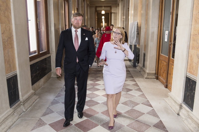Besuch der Parlamentsbaustelle. Von rechts: Zweite Nationalratspräsidentin Doris Bures (SPÖ) mit S.M. König Willem Alexander von Oranje-Nassau