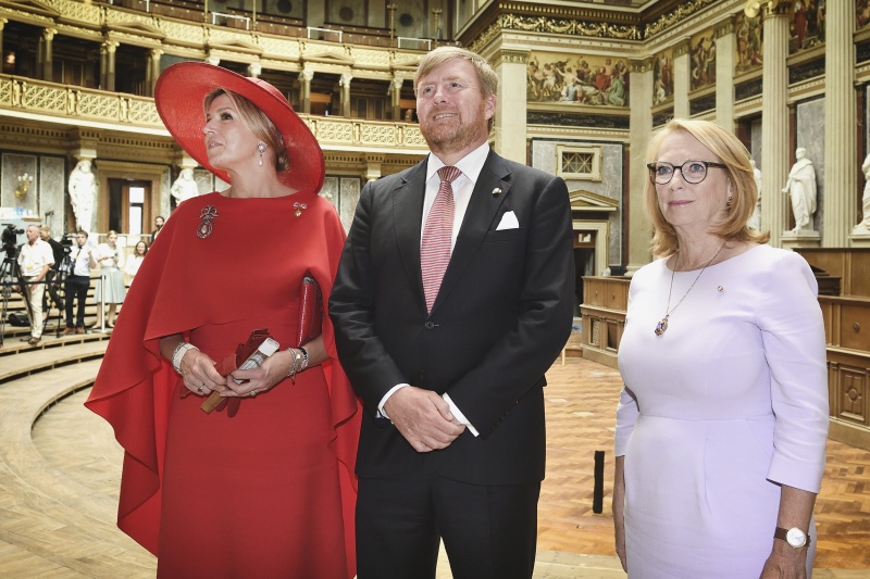 Besuch der Parlamentsbaustelle. Von rechts: Zweite Nationalratspräsidentin Doris Bures (SPÖ), S.M. König Willem Alexander mit I.M. Königin Maxima von Oranje-Nassau