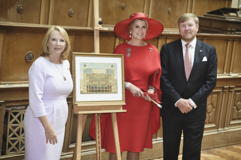 Besuch der Parlamentsbaustelle. Von rechts: S.M. König Willem Alexander mit I.M. Königin Maxima von Oranje-Nassau, Zweite Nationalratspräsidentin Doris Bures (SPÖ)