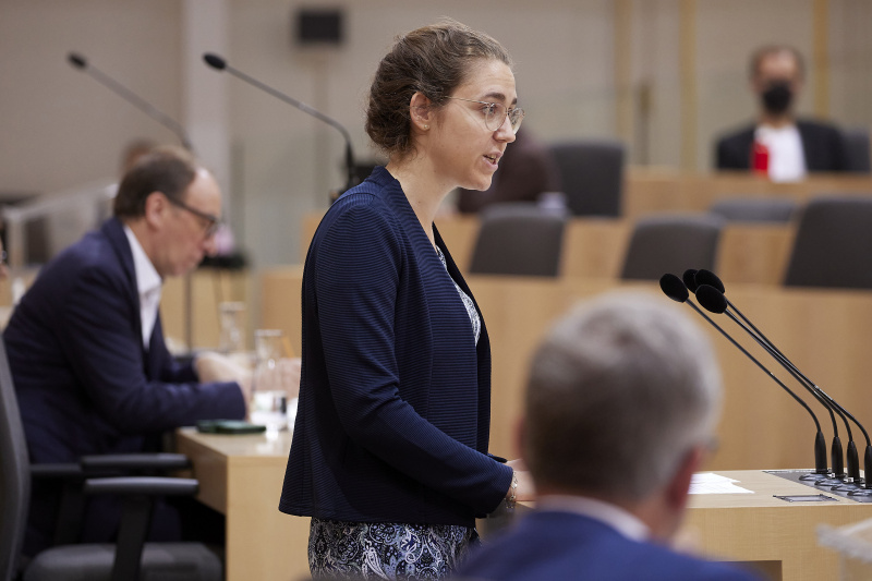 Am Rednerpult Bundesrätin Elisabeth Wolff (ÖVP)