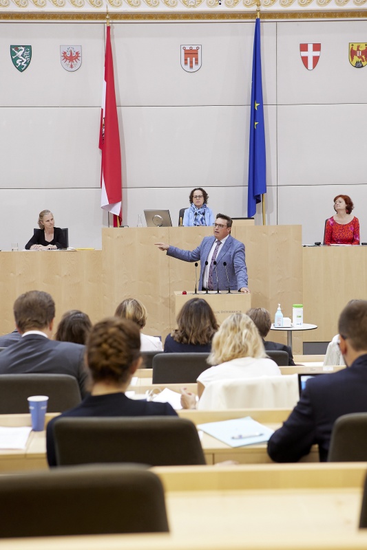 Am Rednerpult Vorsitzender der Bundesratsfraktion Christoph Steiner (FPÖ)