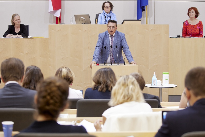 Am Rednerpult Vorsitzender der Bundesratsfraktion Christoph Steiner (FPÖ)