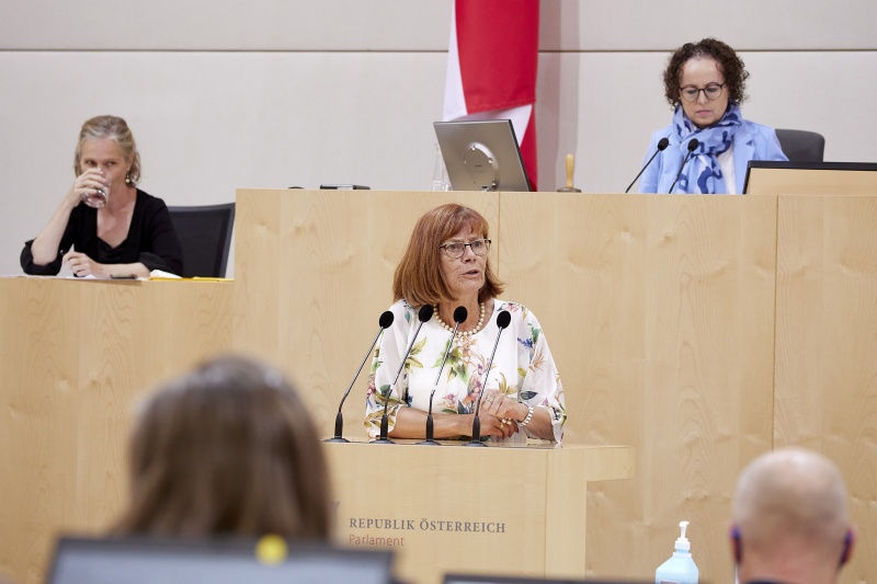 Am Rednerpult Bundesrätin Andrea Michaela Schartel (FPÖ)