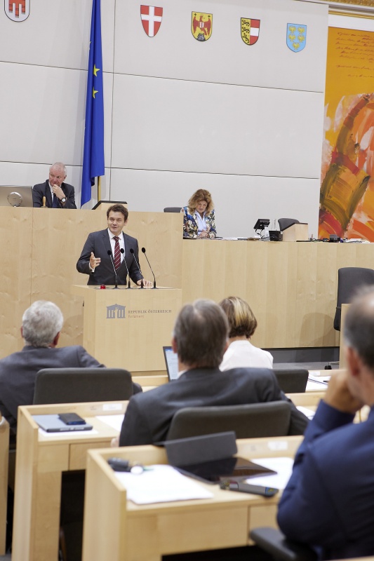 Am Rednerpult Bundesrat Sascha Obrecht (SPÖ)