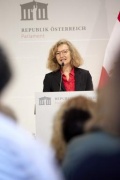 Präsentation der Ehrenamtsstudie von Vizerektorin FH Campus Wien Elisabeth Haslinger-Baumann