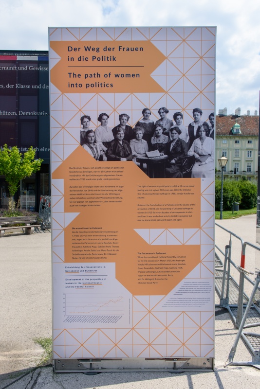 Der Weg der Frauen in die Politik - Stele 11 Rückseite