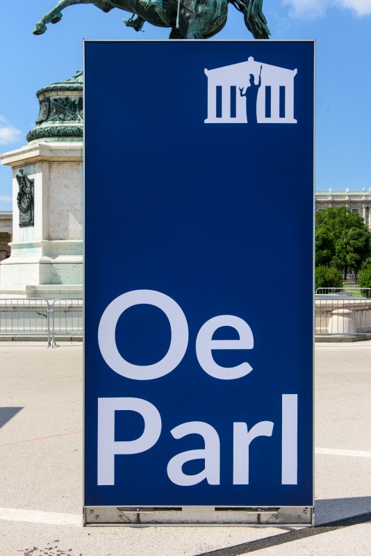 Oe Parl - Stele 3 Vorderseite