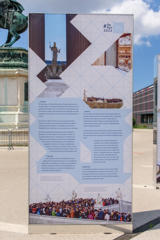 Rampe - Pallas Athene - Besucherinnen und Besucher - Stele 5 Vorderseite