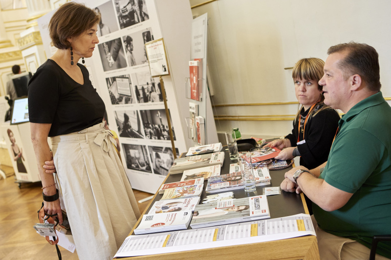 Nationalratsabgeordnete Elisabeth Götze (GRÜNE) besucht den Workshop