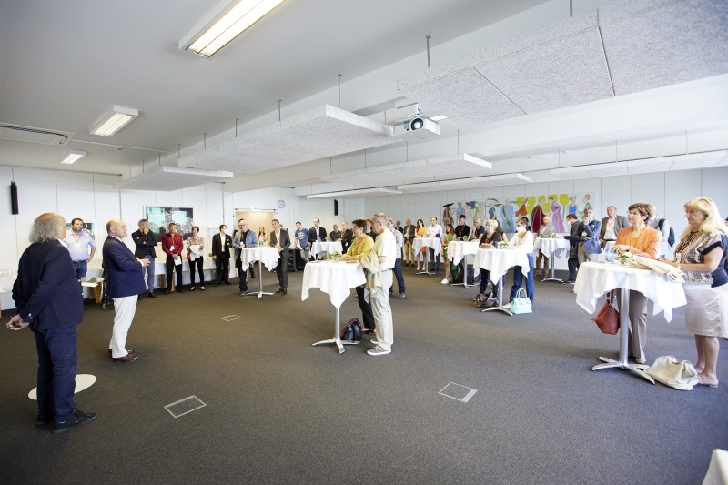 Eröffnungsworte durch Nationalratspräsident Wolfgang Sobotka (ÖVP). Veranstaltungsteilnehmer:innen