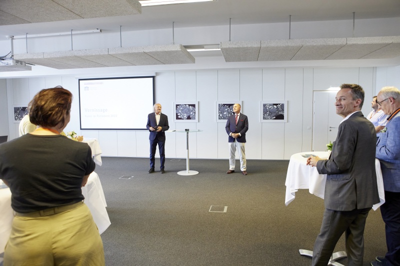 Einleitende Worte zur Ausstellung durch Kunstkurator des Parlaments Leopold Kogler