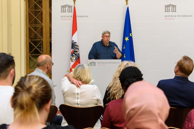 Int. Sekretär des ÖGB Marcus Strohmeier am Rednerpult