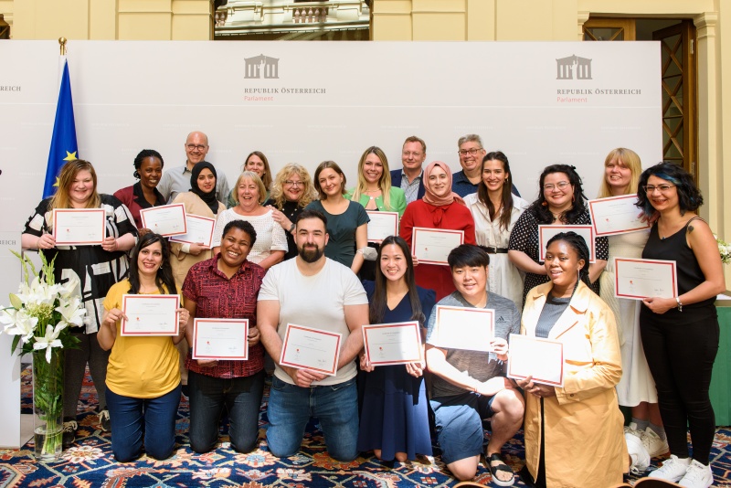 Gruppenfoto der TeilnehmerInnen des Internationalen Gewerkschaftslehrganges 2022
