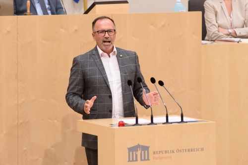 Bundesrat Günter Pröller (FPÖ) am Rednerpult