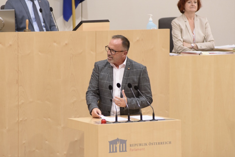 Bundesrat Günter Pröller (FPÖ) am Rednerpult