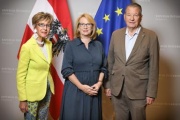 Von links: Präsidentin des Österreichischen Seniorenrates Ingrid Korosec, Zweite Nationalratspräsidentin Doris Bures (SPÖ), Präsident des Österreichischen Seniorenrates Peter Kostelka