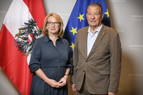 Von links: Zweite Nationalratspräsidentin Doris Bures (SPÖ), Präsident des Österreichischen Seniorenrates Peter Kostelka