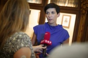 Die Vorsitzende des tschechischen Abgeordnetenhauses Marketa Pekarova-Adamova  beim Interview
