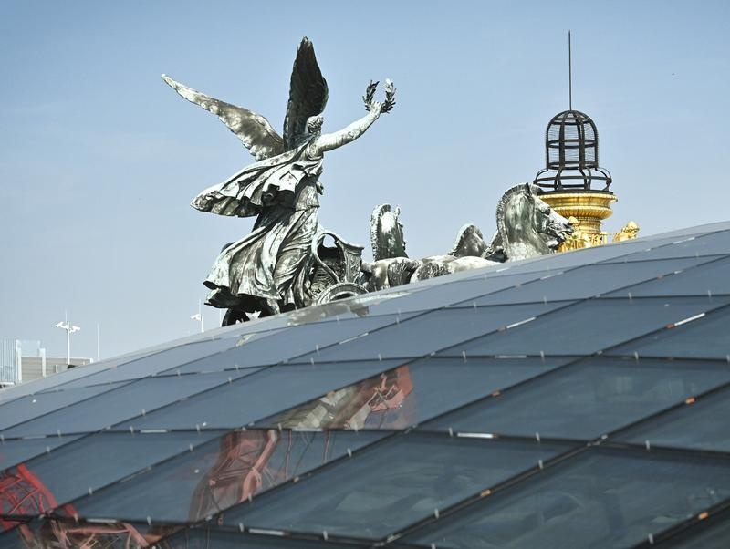 Glaskuppel mit Quadriga