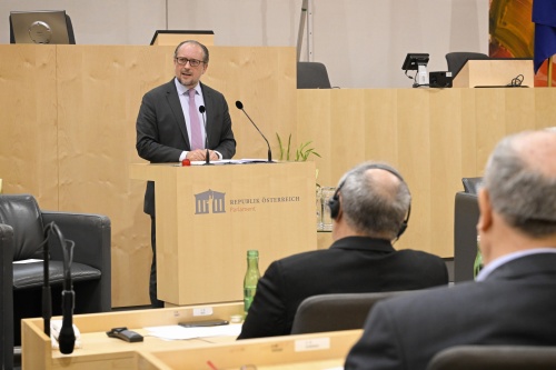 Begrüßung durch Außenminister Alexander Schallenberg (ÖVP)