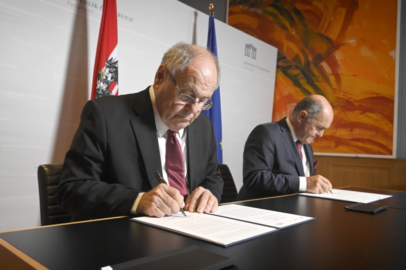 Von links: Dani Dayan, Nationalratspräsident Wolfgang Sobotka (ÖVP)