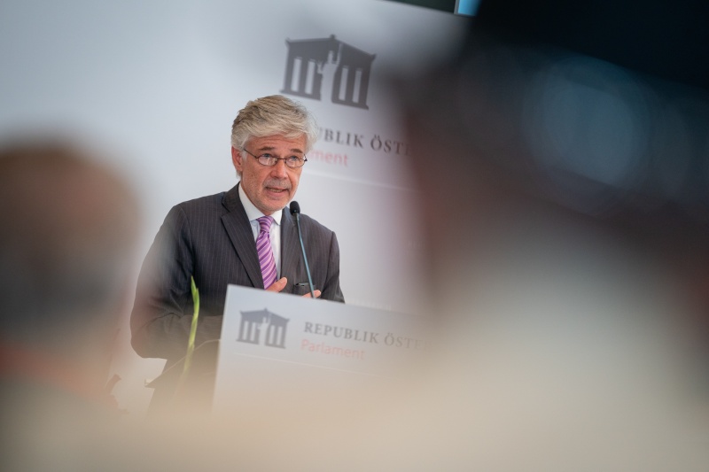 Eröffnungsworte durch Parlamentsdirektor Harald Dossi