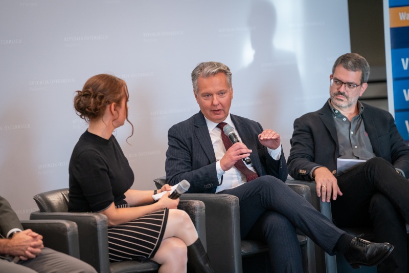 Wortmeldung bei der Podiumsdisskusion von Gerald Hesztera – BMI