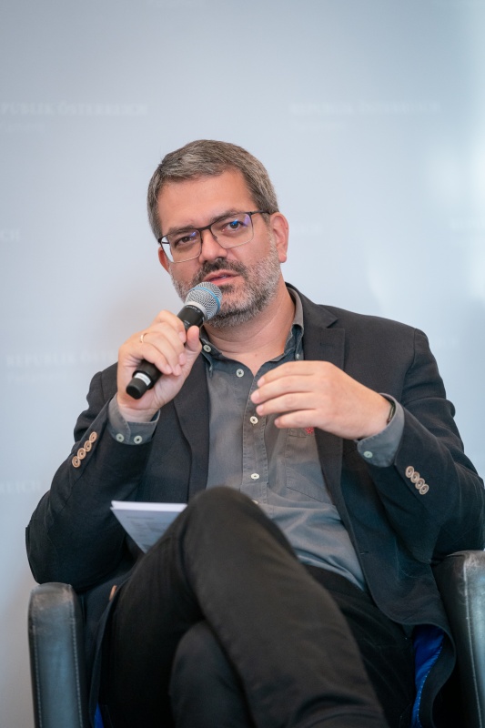 Wortmeldung bei der Podiumsdisskusion von Jaro Krieger-Lamina - Österreichische Akademie der Wissenschaften.