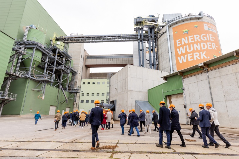 Geführter Rundgang mit Mitgliedern des Bundesrates durch das Kraftwerk Simmering
