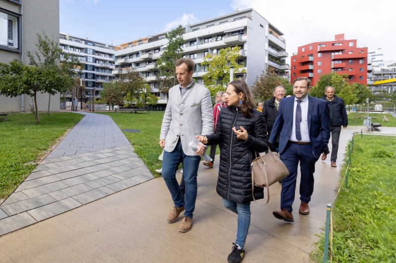 Geführter Rundgang der Bundesrät:innen durch das Sonnwendviertel in Wien Favoriten