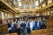 Gruppenfoto m Goldenen Saal des Wiener Musikvereins